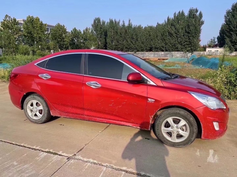 济南13年现代瑞纳3