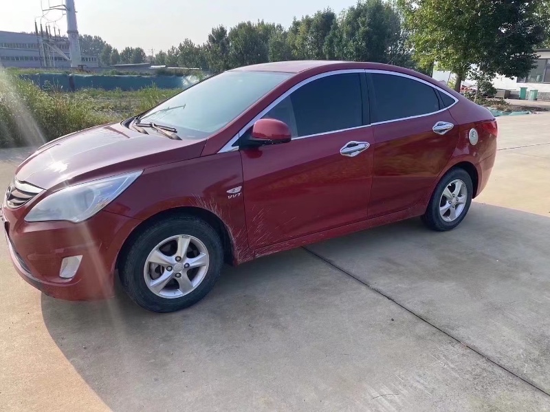 济南13年现代瑞纳4