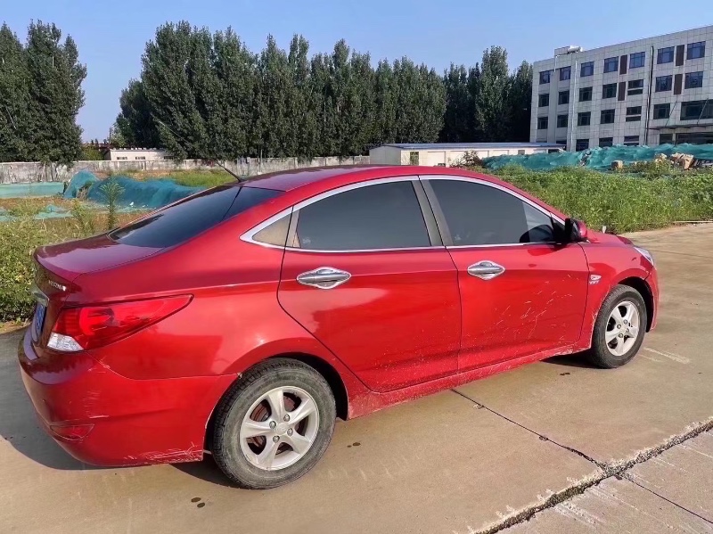 济南13年现代瑞纳6