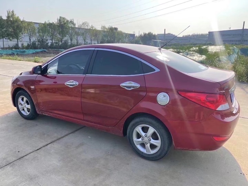 济南13年现代瑞纳7