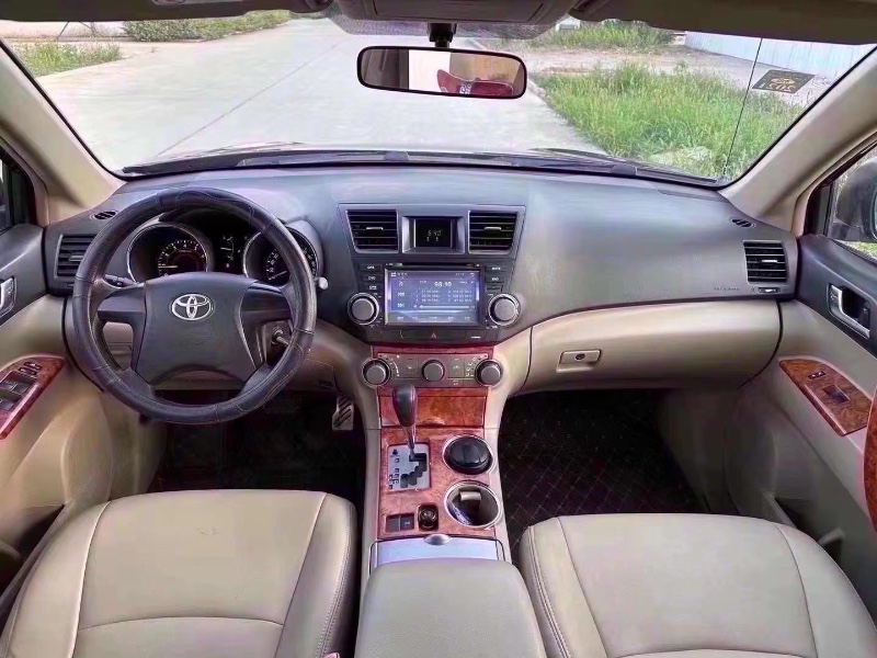 济南11年丰田汉兰达2