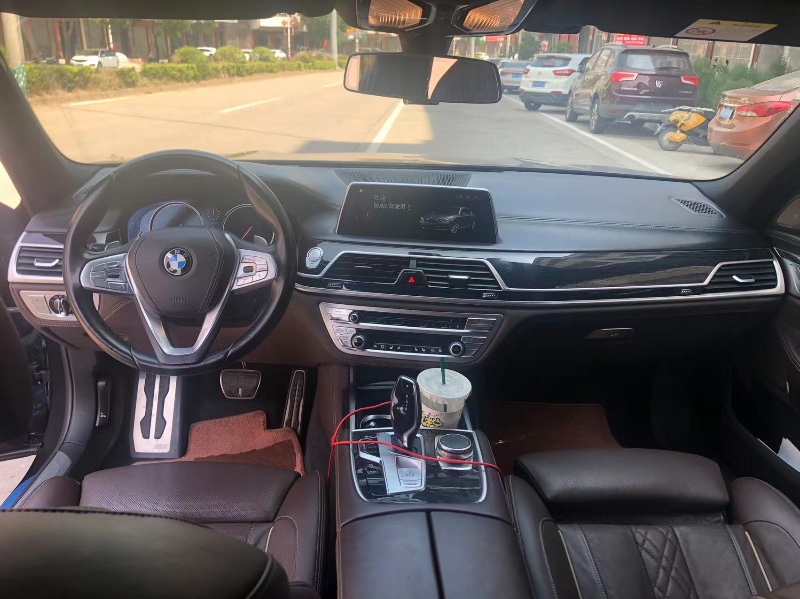 泉州18年寶馬7系4