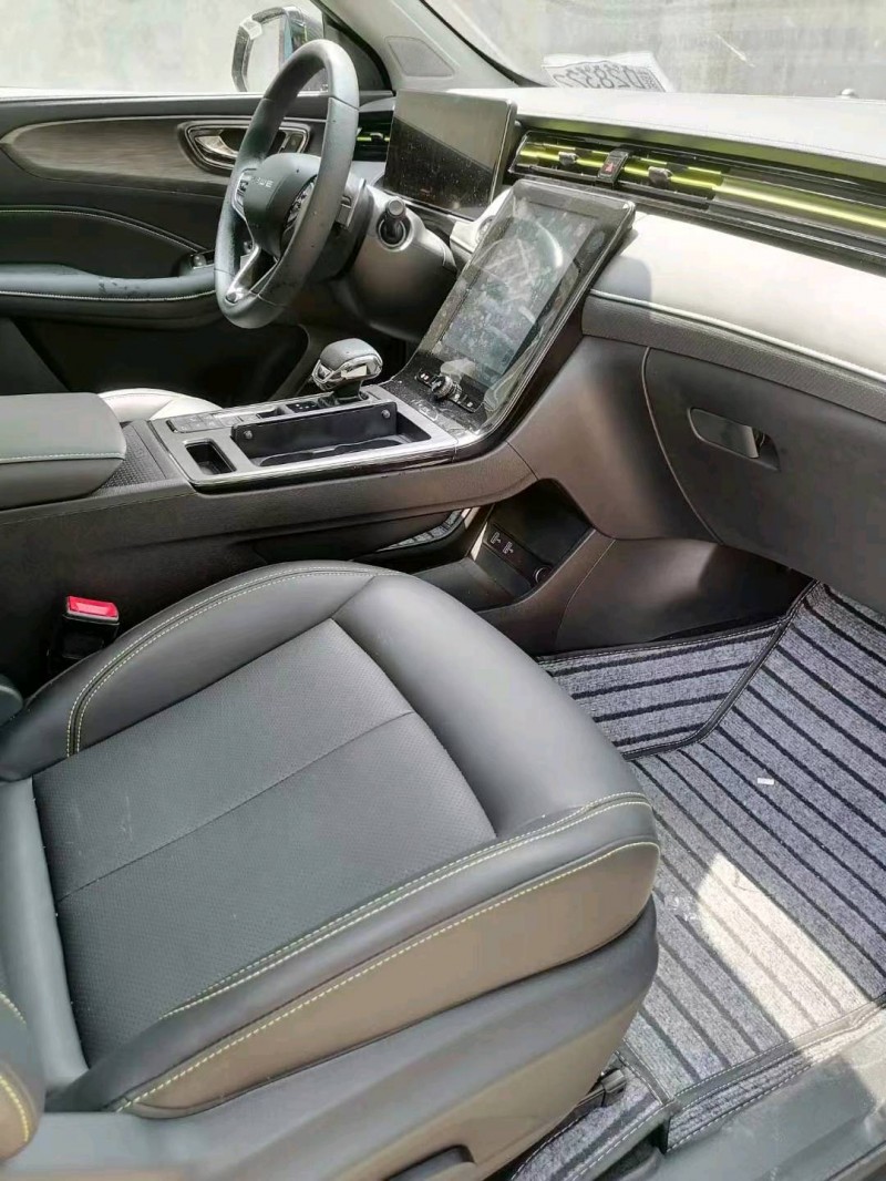 邯郸23年荣威RX58