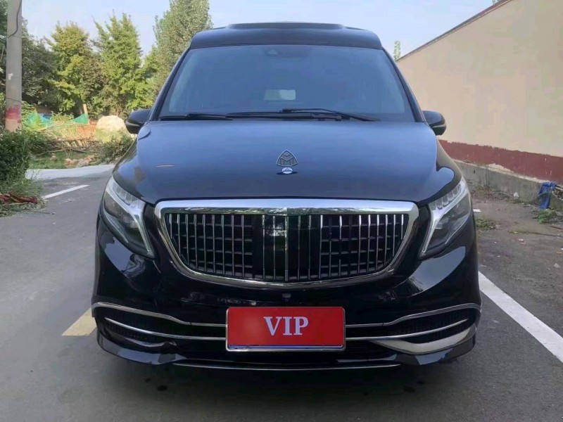 济南18年奔驰威霆1