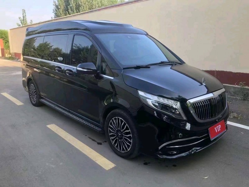 济南18年奔驰威霆4