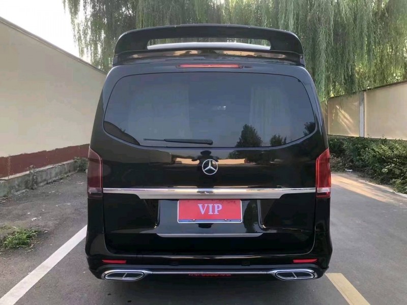 济南18年奔驰威霆9