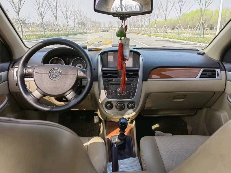 徐州13年别克凯越9