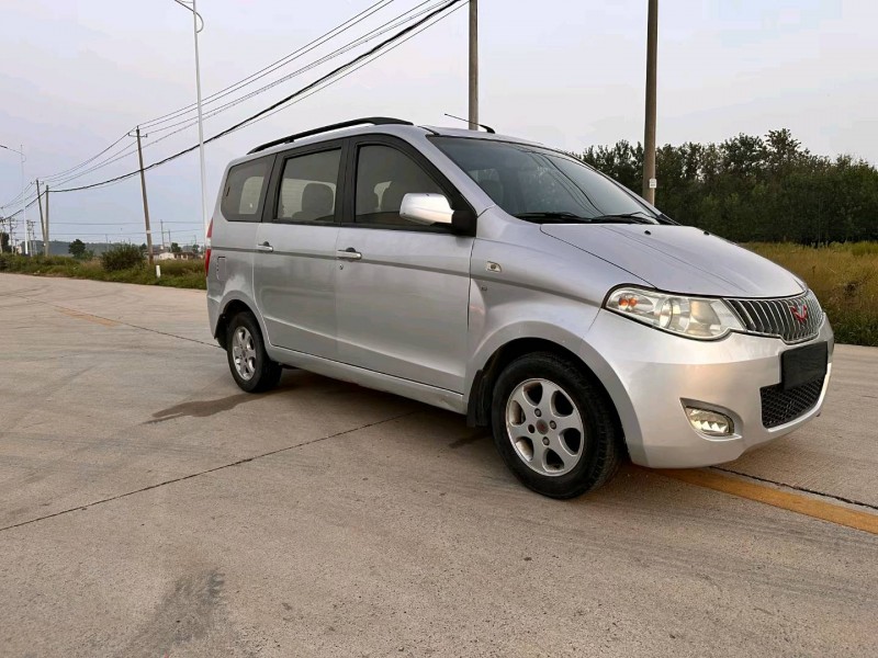 徐州13年五菱汽車榮光V2