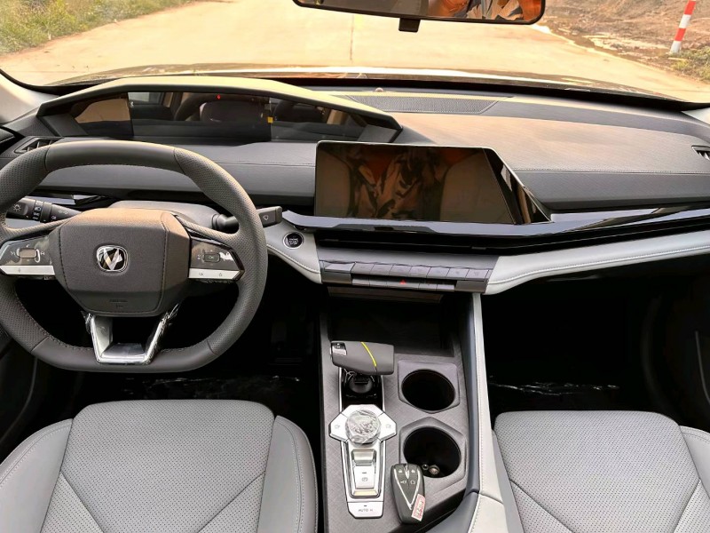 徐州23年长安汽车UNI-V4