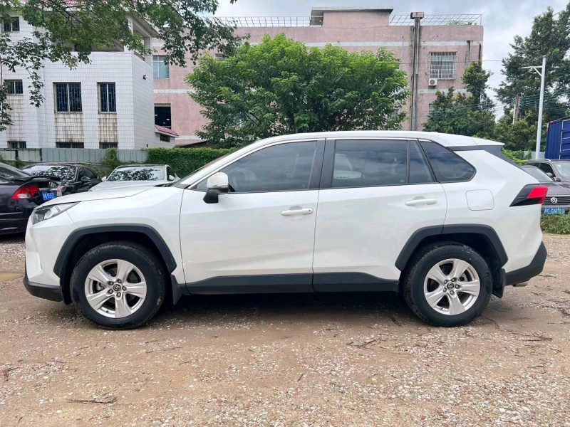 广州20年丰田RAV4荣放3