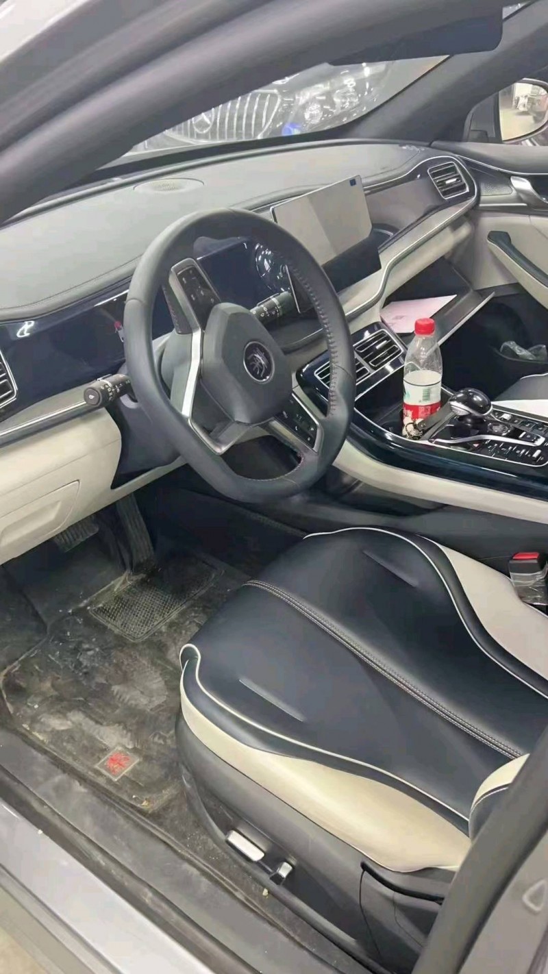 重庆21年比亚迪秦8