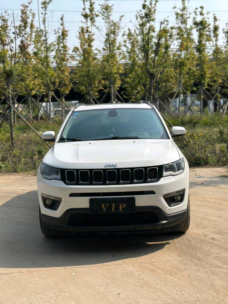 青岛17年Jeep指南者1