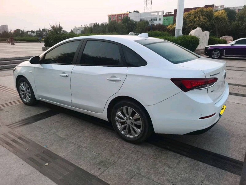 聊城18年别克英朗8