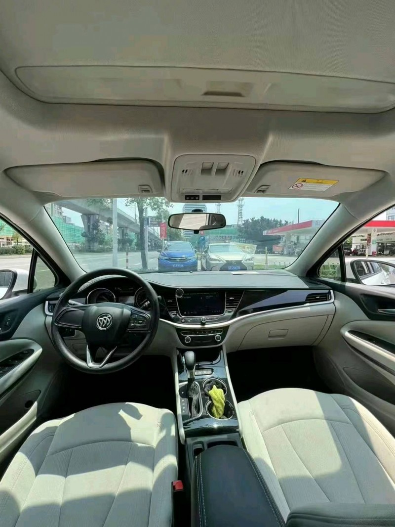 东莞21年别克威朗6