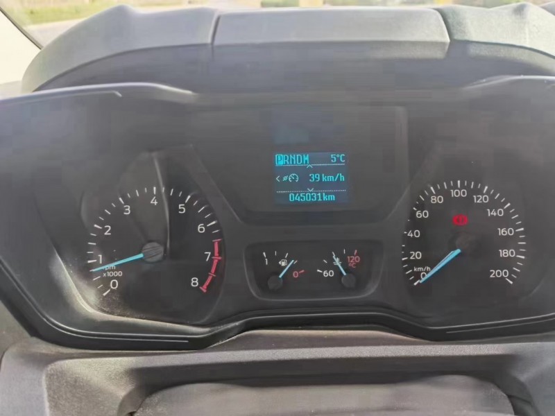 济宁17年福特途睿欧5