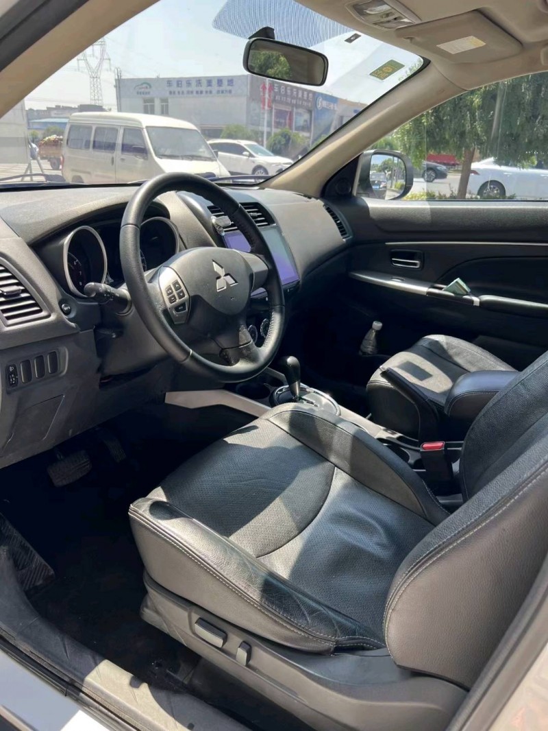 保定18年三菱劲炫4