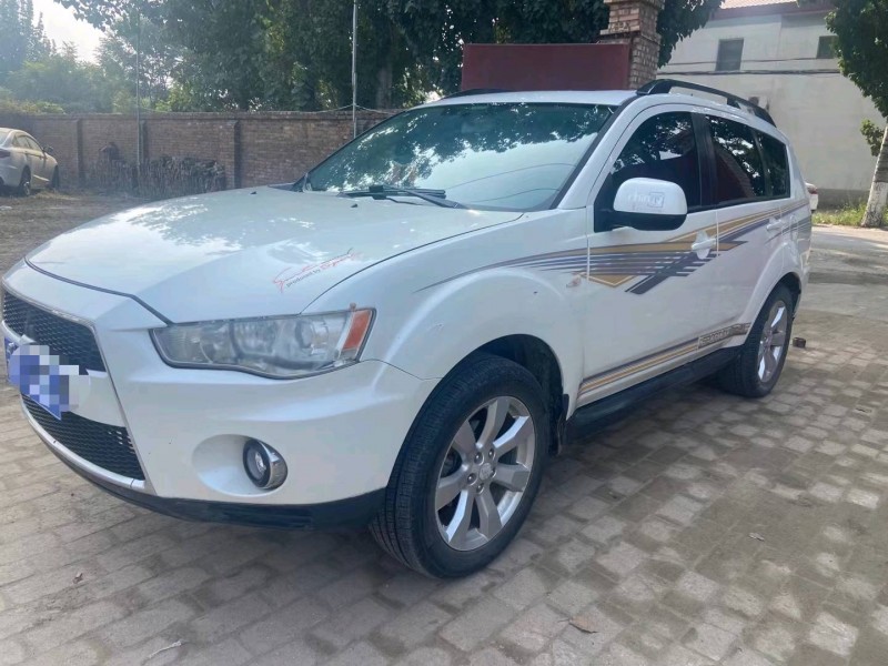 保定11年三菱欧蓝德3