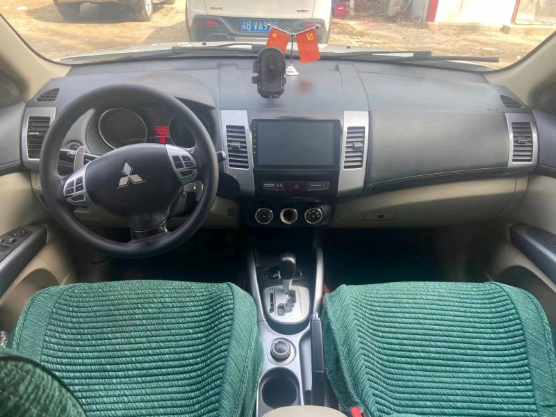 保定11年三菱欧蓝德6