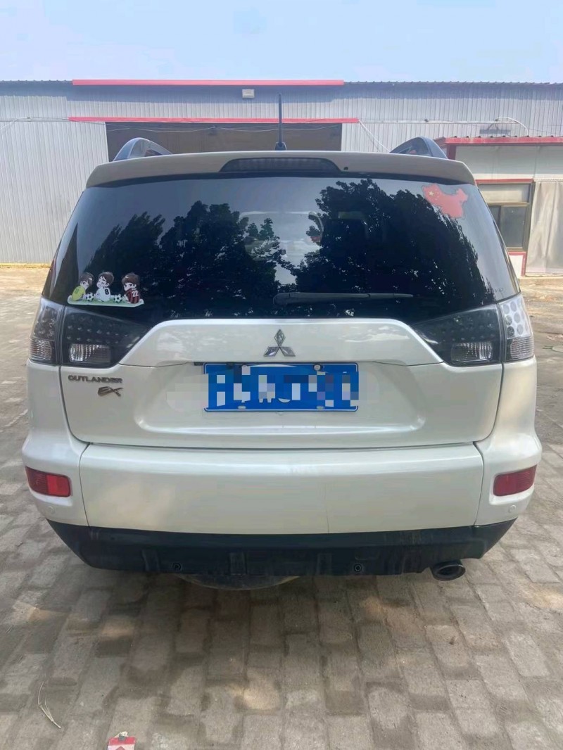 保定11年三菱欧蓝德9