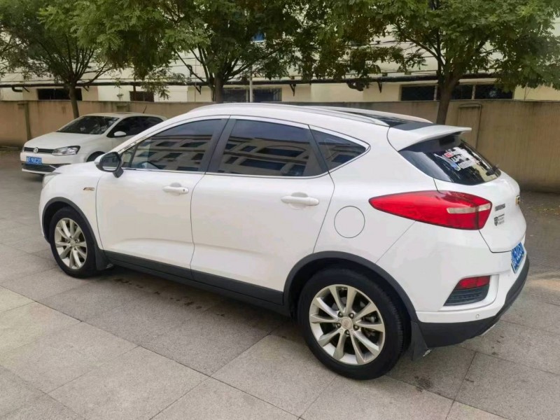 保定16年吉利帝豪GS5