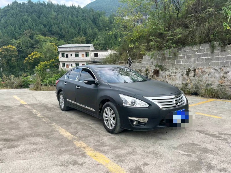 重庆15年日产天籁3