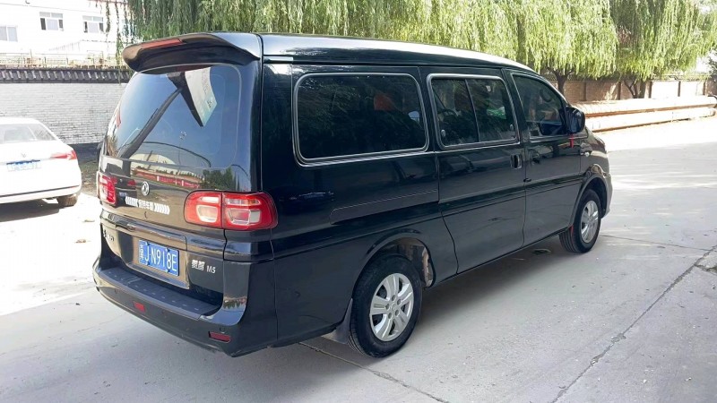 保定20年东风菱智5