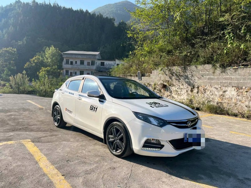 重庆17年长安汽车逸动2