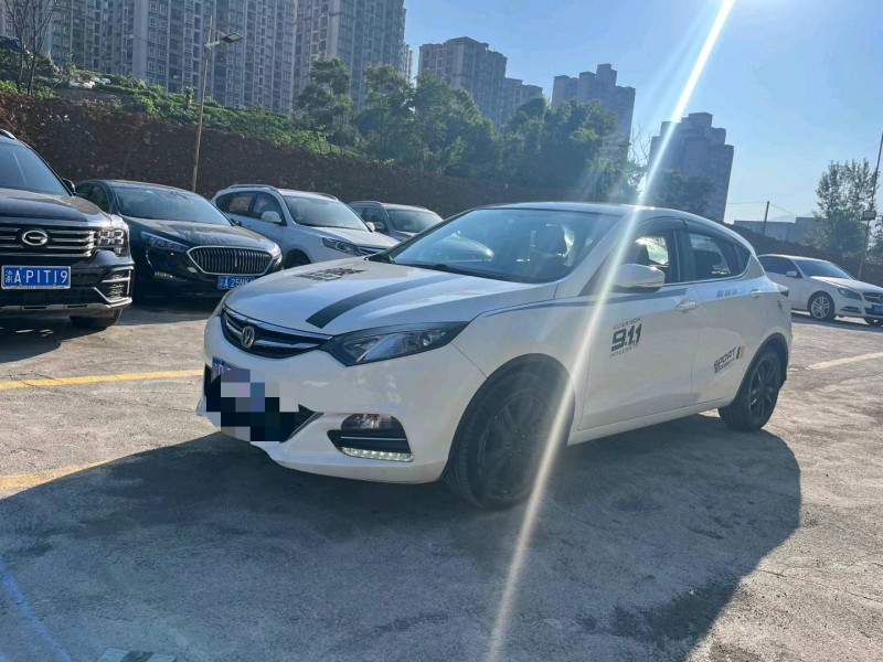 重庆17年长安汽车逸动3