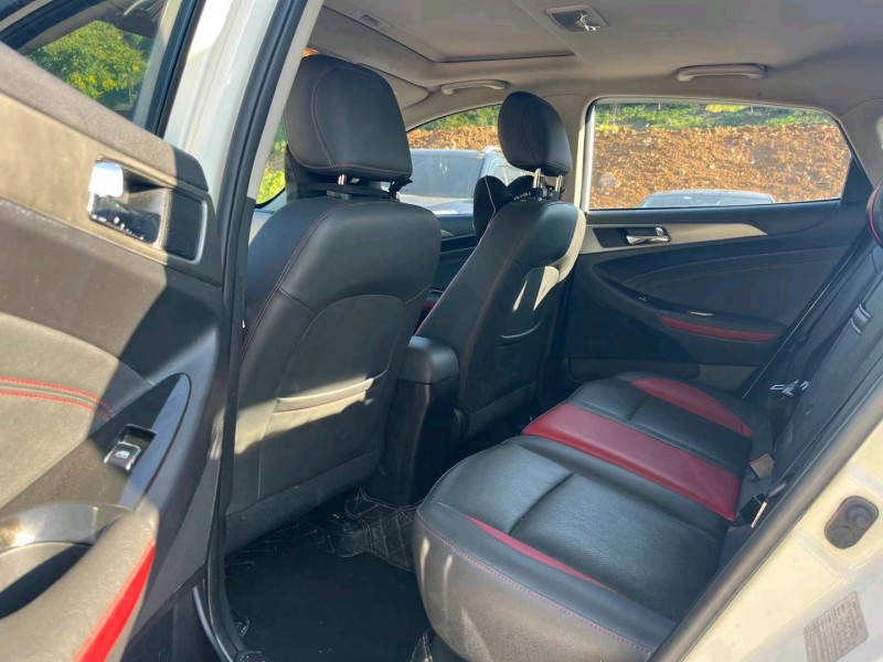 重庆17年长安汽车逸动5