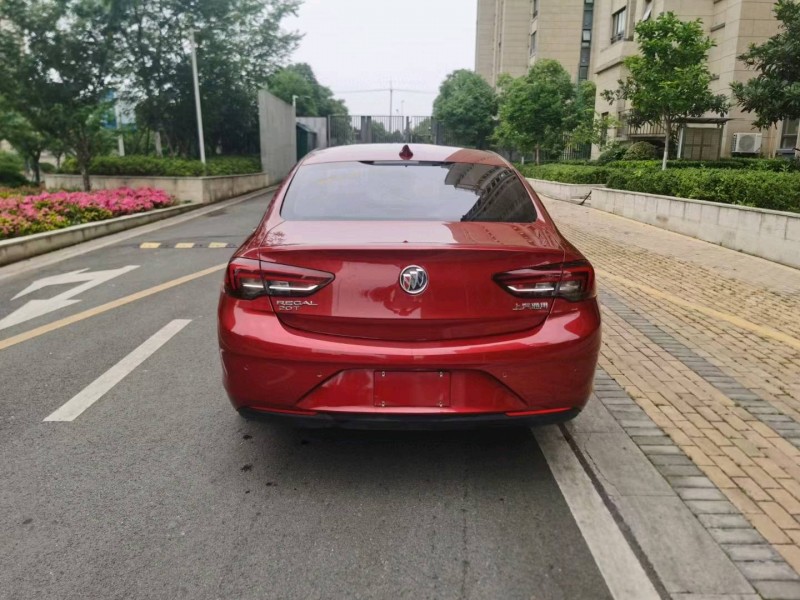 苏州19年别克君威9