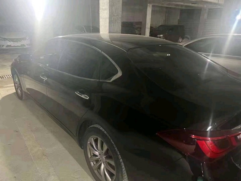 安順16年英菲尼迪Q706