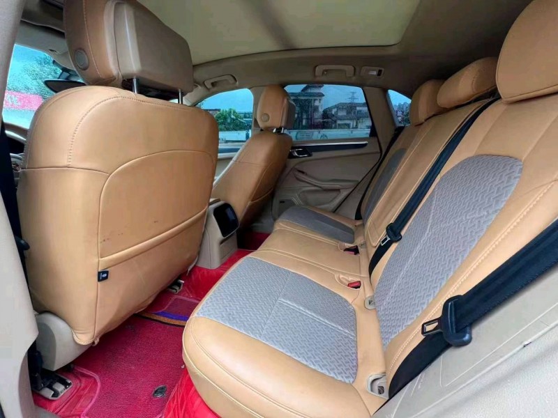 邯郸15年保时捷Macan9