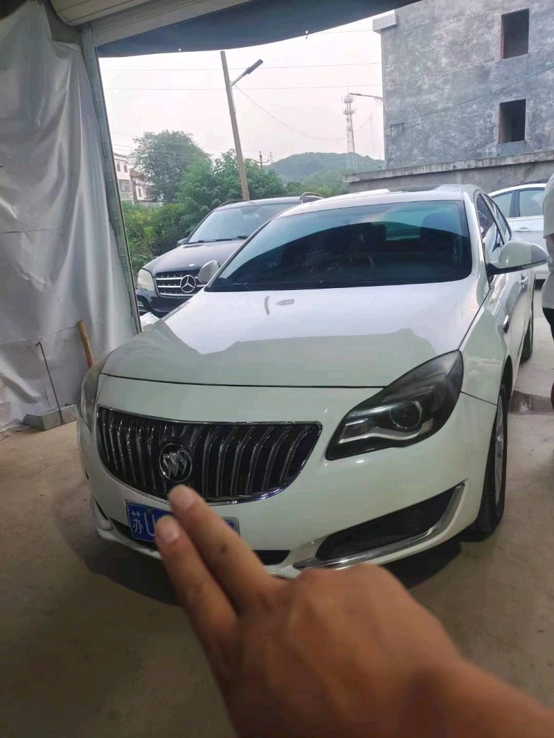 邢台17年别克君威1