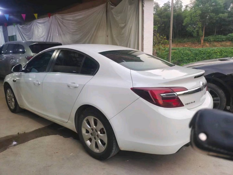 邢台17年别克君威3