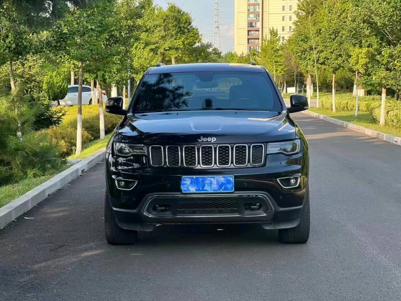 东营17年Jeep大切诺基1