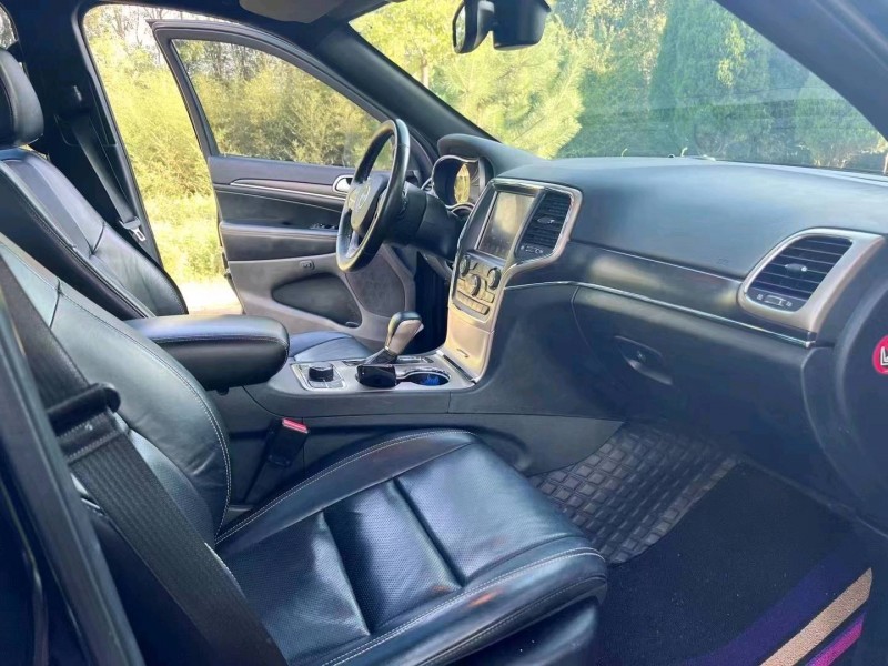 东营17年Jeep大切诺基7