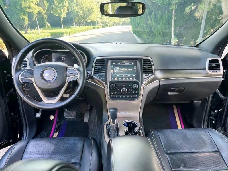 东营17年Jeep大切诺基9