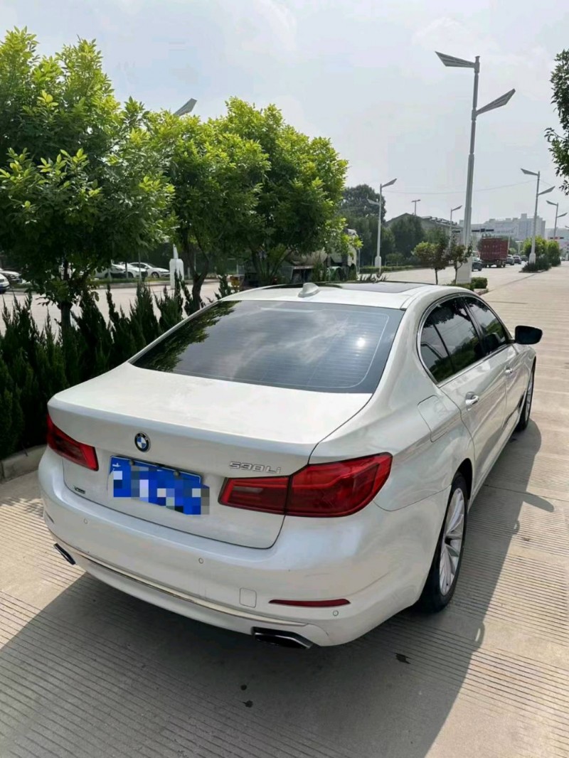 保定19年宝马5系8