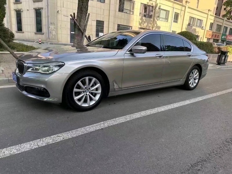 保定16年宝马7系2
