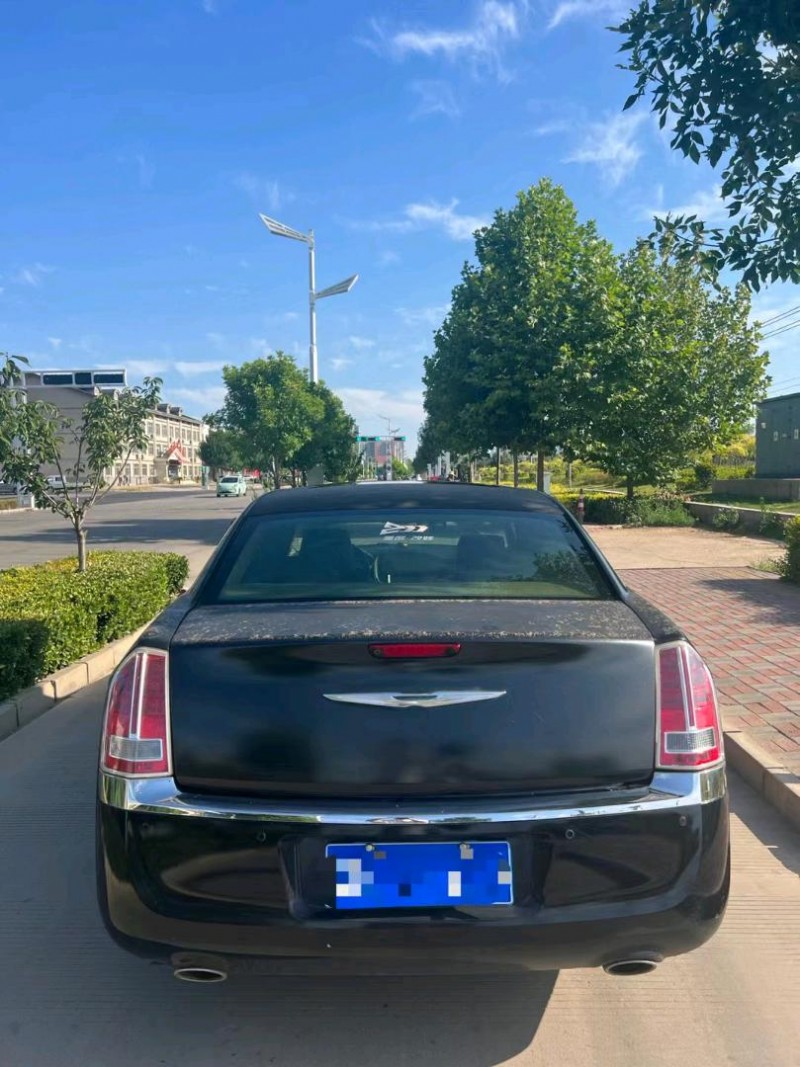 保定13年克莱斯勒300C6