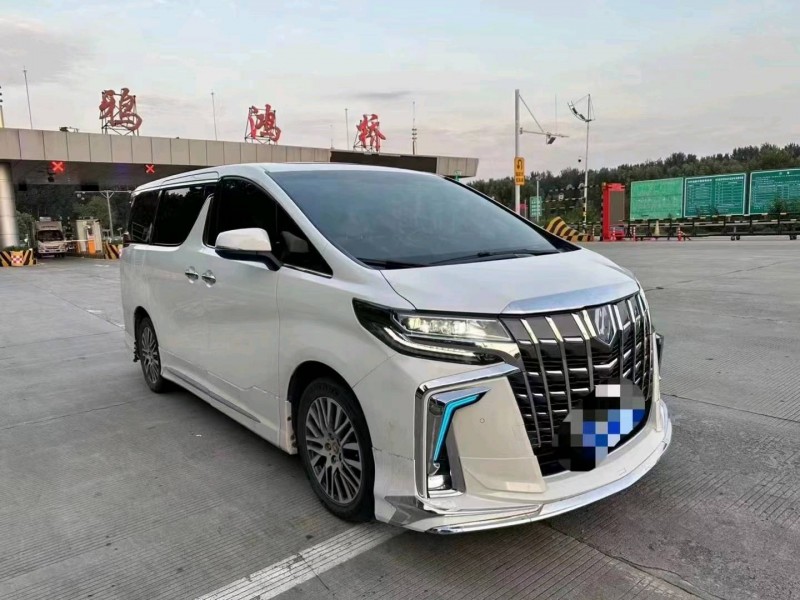 保定17年丰田埃尔法3