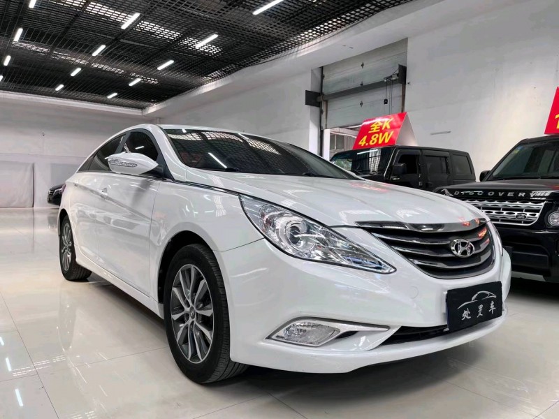 保定13年现代索纳塔八2