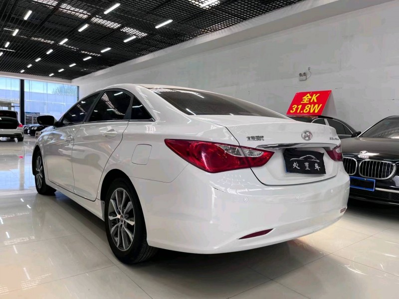 保定13年现代索纳塔八4