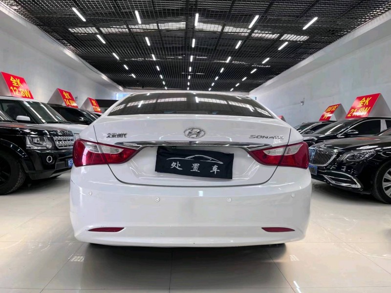 保定13年现代索纳塔八6