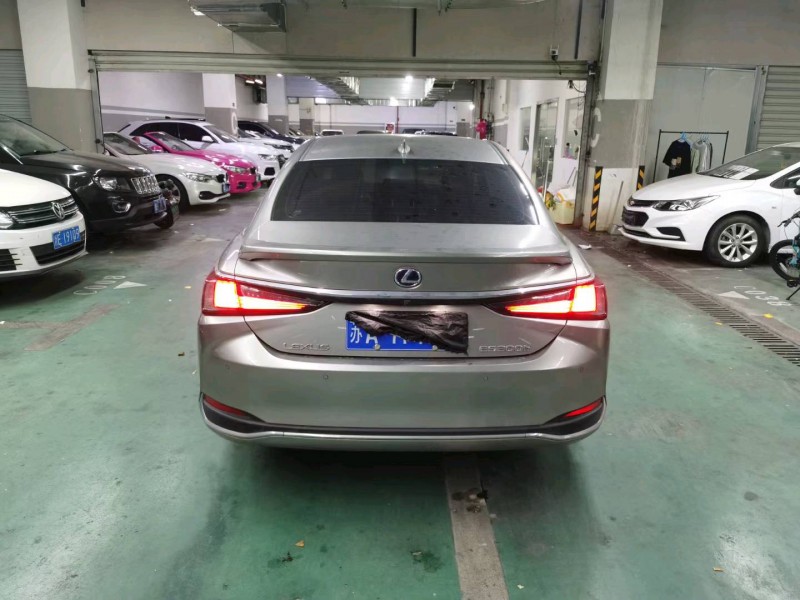 苏州20年雷克萨斯ES7