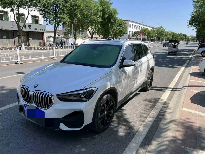 保定21年宝马X13