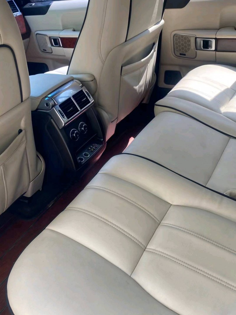 保定12年路虎揽胜4