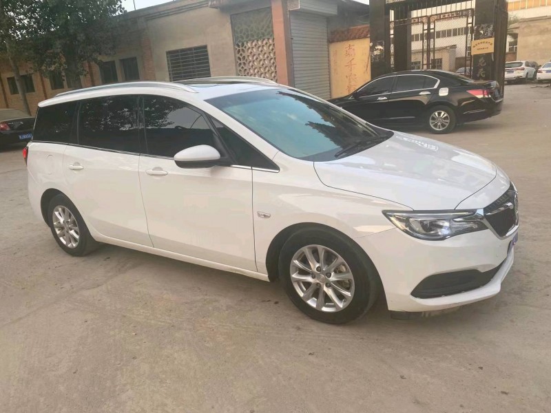 保定21年别克GL62