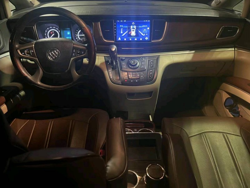 青岛18年别克GL86