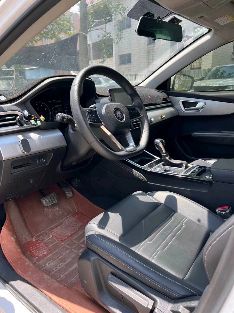 广州21年比亚迪秦6